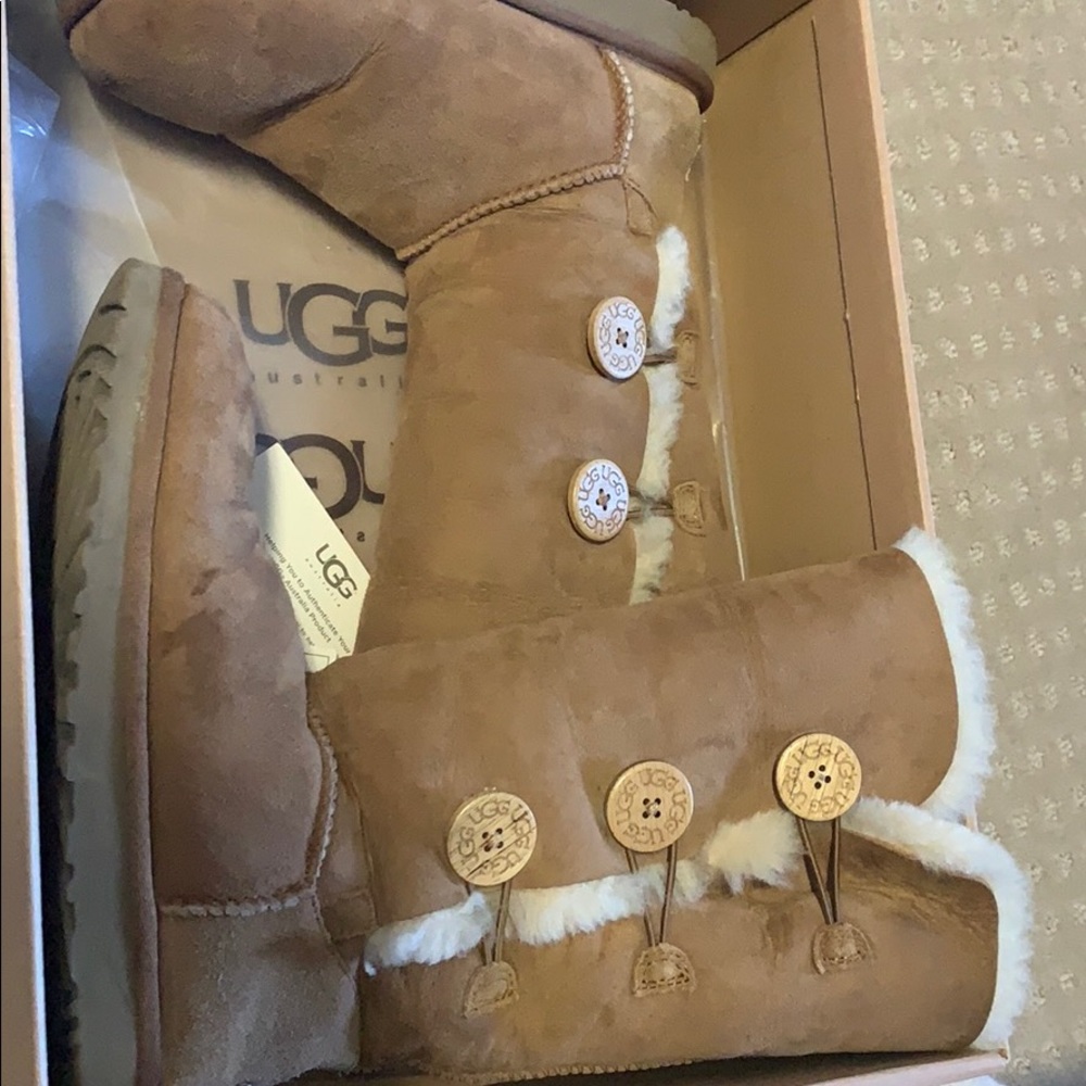 UGGS
